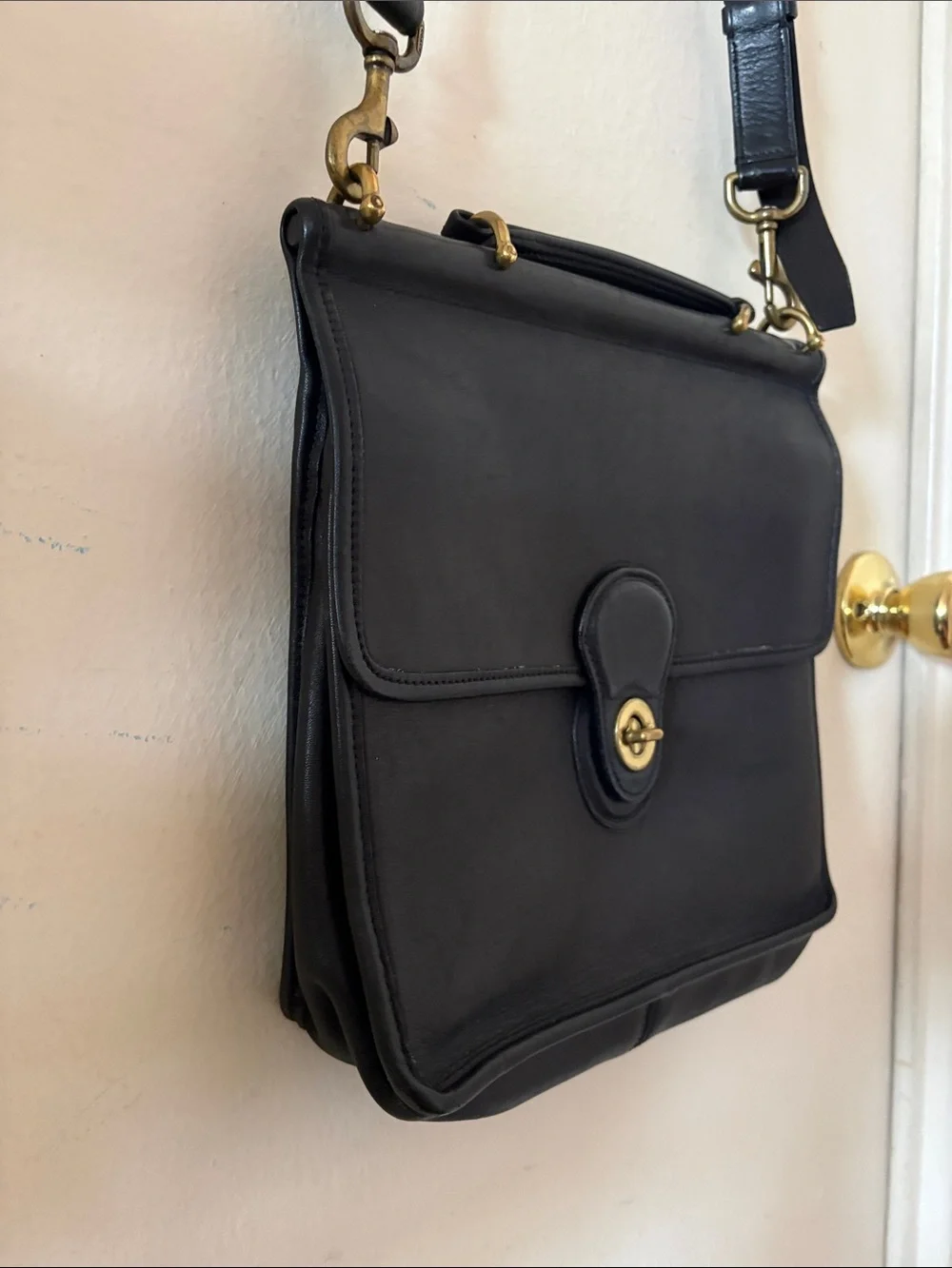 Vintage Coach Black Leather Willis Bag with Turnlock and Adjustable Strap